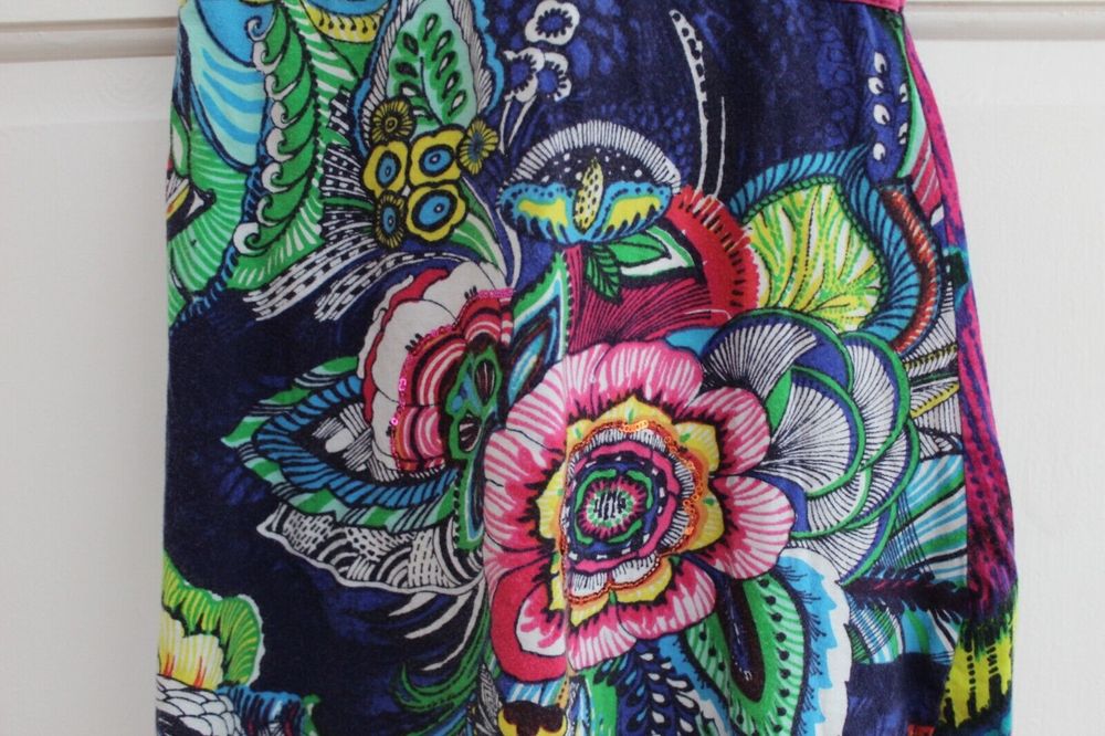 desigual Girls Top  size 5 to 6 sleeveless modern design - Picture 2 of 5